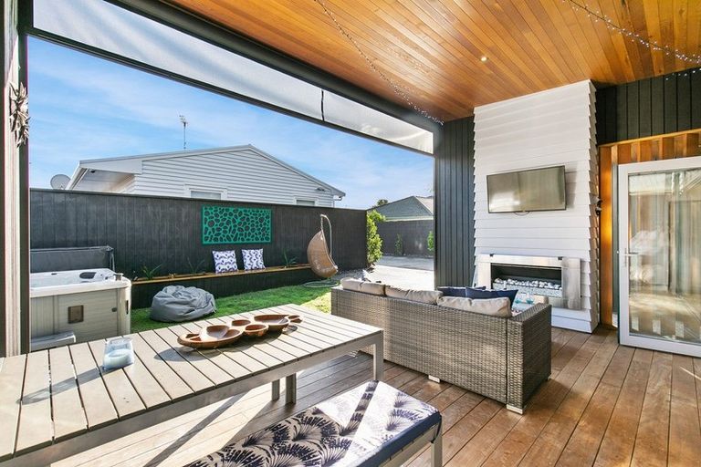 Photo of property in 4a Ross Crescent, Orewa, 0931