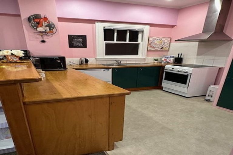 Photo of property in Zena Court, 4/11 Dufferin Street, Mount Victoria, Wellington, 6021