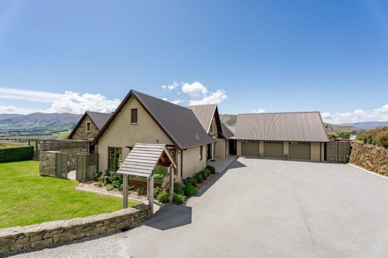 Photo of property in 63 Riverview Road, Queensberry, Cromwell, 9383