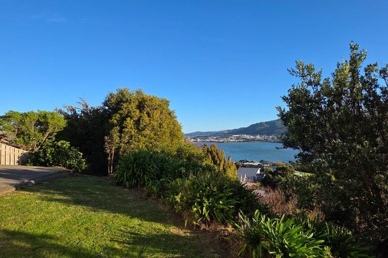 Photo of property in 25 Pennant Grove, Titahi Bay, Porirua, 5022