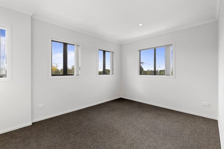 Photo of property in 2/9 Marlene Avenue, Te Atatu South, Auckland, 0610