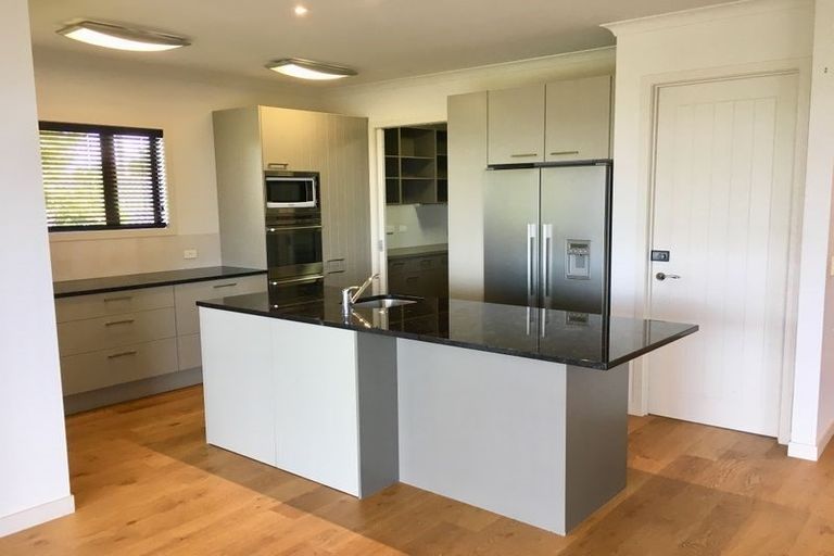 Photo of property in 1a Burford Place, Mellons Bay, Auckland, 2014