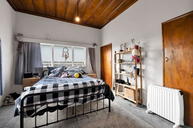 Photo of property in 4 Tawhiti Road, Hawera, 4610