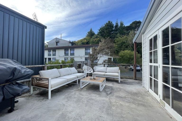 Photo of property in 2b Stanley Street, Berhampore, Wellington, 6023