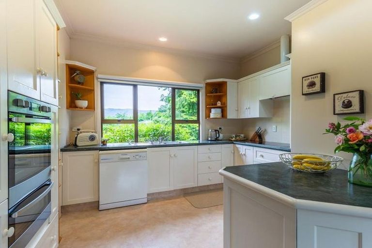 Photo of property in 72 Parsonage Road, Waimate, 7978