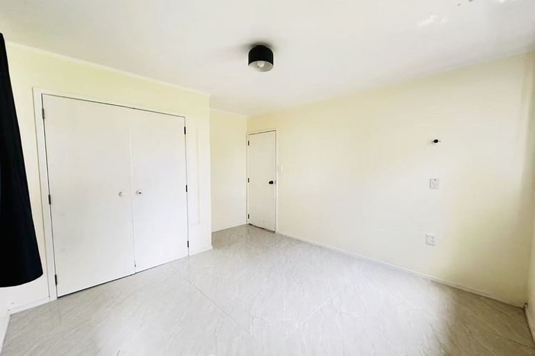 Photo of property in 2/137 Mokoia Road, Birkenhead, Auckland, 0626