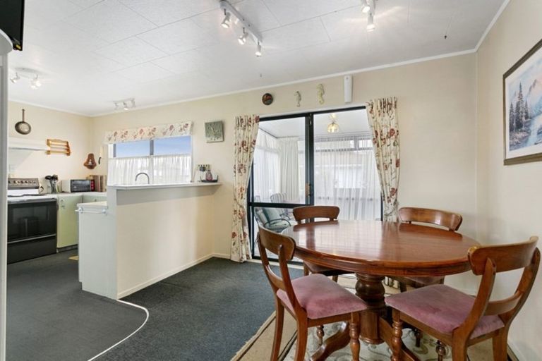 Photo of property in 6 Hampstead Place, Richmond Heights, Taupo, 3330