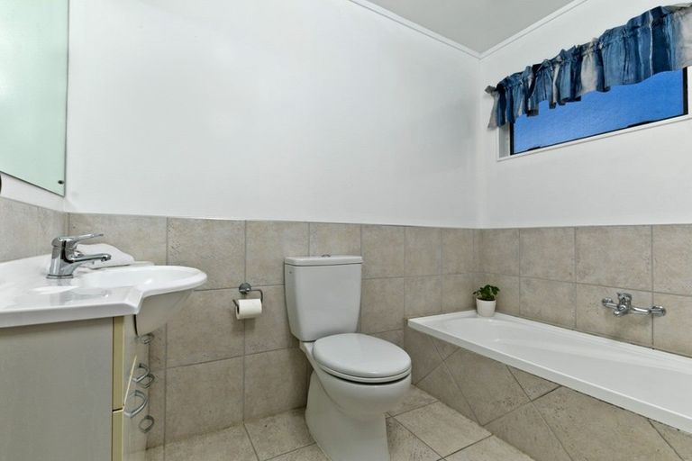 Photo of property in 50 Waiau Street, Torbay, Auckland, 0630