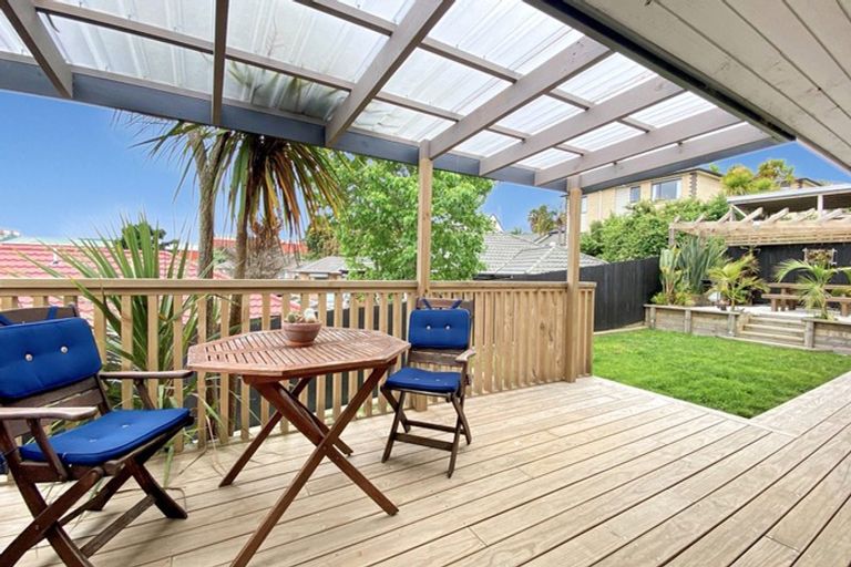 Photo of property in 2/62 Clayburn Road, Glen Eden, Auckland, 0602