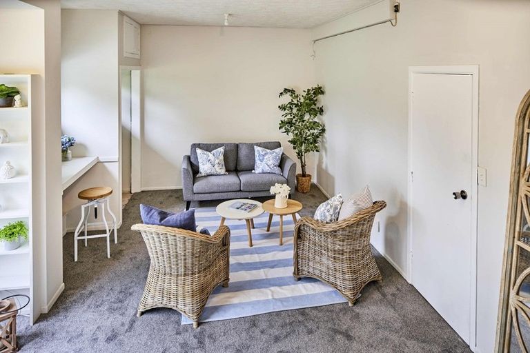 Photo of property in 46 Grays Road, Plimmerton, Porirua, 5026