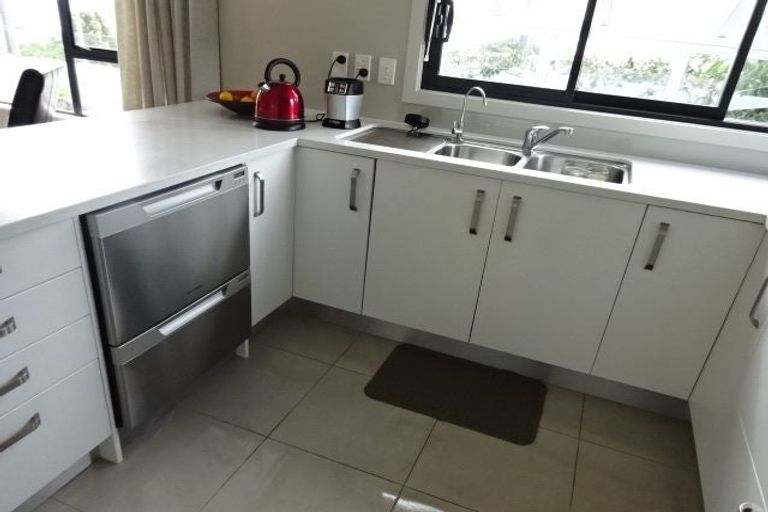 Photo of property in 1/6 Duncansby Road, Stanmore Bay, Whangaparaoa, 0932