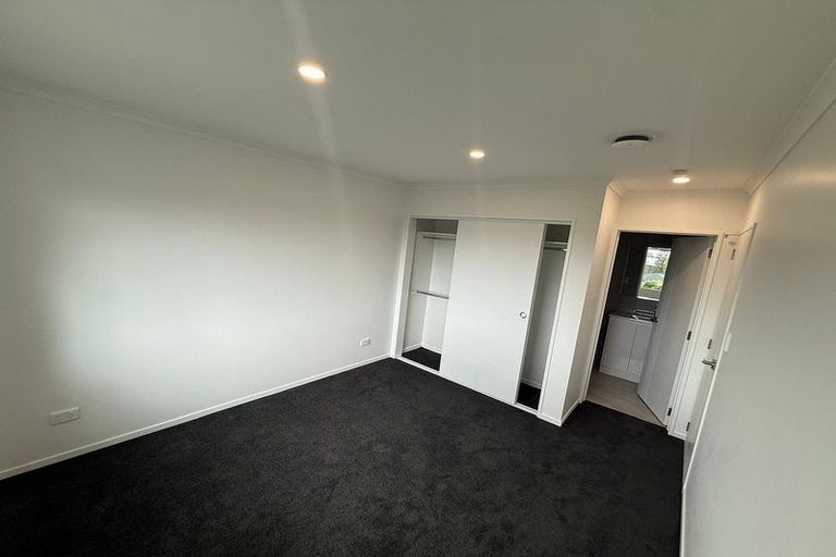 Photo of property in 16 Christmas Road, Manurewa, Auckland, 2102