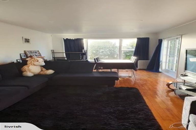 Photo of property in 2/298 Rangatira Road, Beach Haven, Auckland, 0626