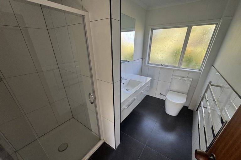 Photo of property in 23 Chatswood Grove, Chatswood, Auckland, 0626