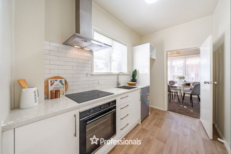 Photo of property in 215 Knights Road, Hutt Central, Lower Hutt, 5011