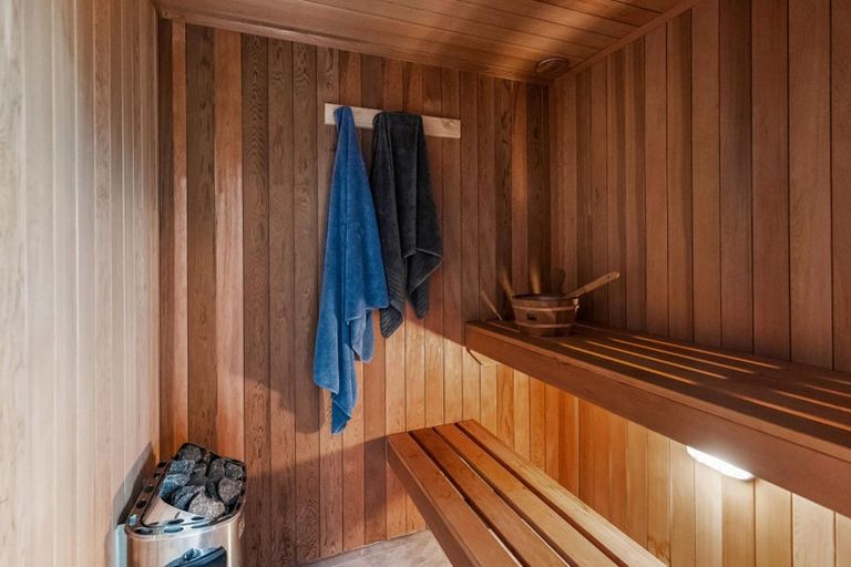 Photo of property in 184 Kohimarama Road, Kohimarama, Auckland, 1071