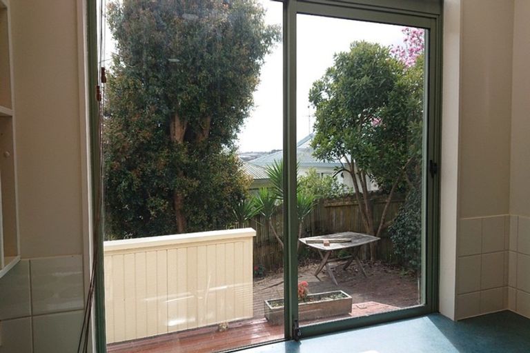 Photo of property in 2/12 Grenadine Place, Unsworth Heights, Auckland, 0632