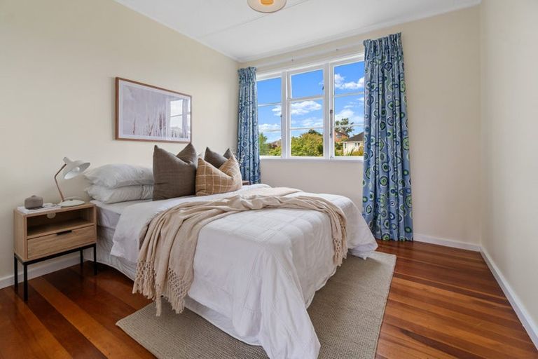 Photo of property in 47 Philomel Crescent, Bayswater, Auckland, 0622