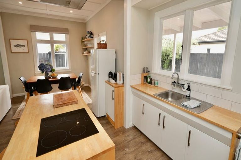 Photo of property in 37 Miro Street, Takaro, Palmerston North, 4410