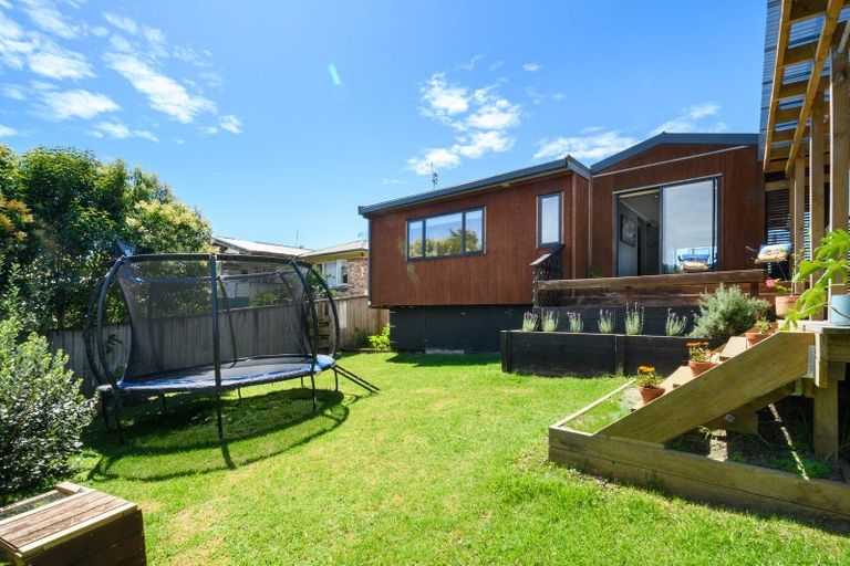 Photo of property in 633 Swanson Road, Swanson, Auckland, 0612