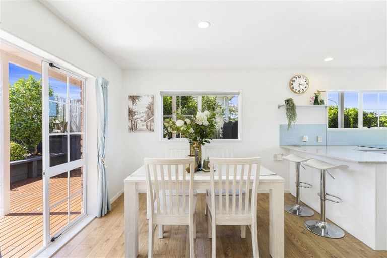 Photo of property in 1/71 Wellington Street, Howick, Auckland, 2014