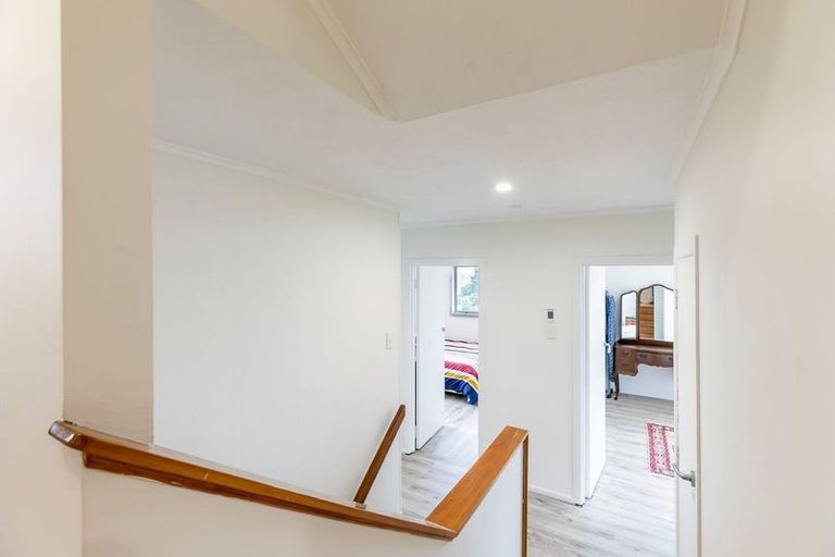 Photo of property in 42 Cyclarama Crescent, Massey, Auckland, 0614