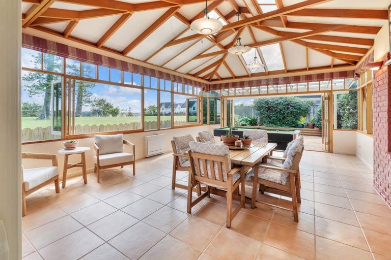 Photo of property in 11 Corta Bella Place, Golflands, Auckland, 2013