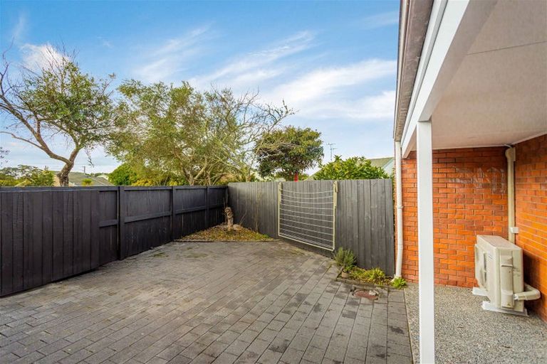 Photo of property in 4/23 Charlenne Close, Ranui, Auckland, 0612