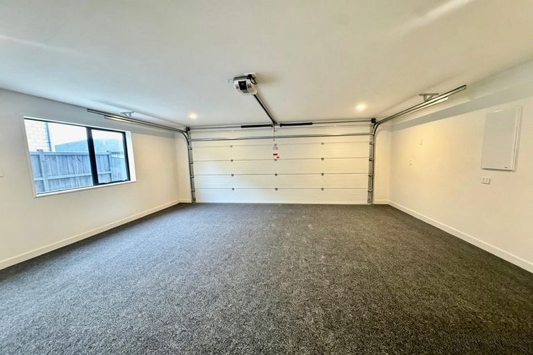 Photo of property in 23 Kerekin Drive, Oteha, Auckland, 0632
