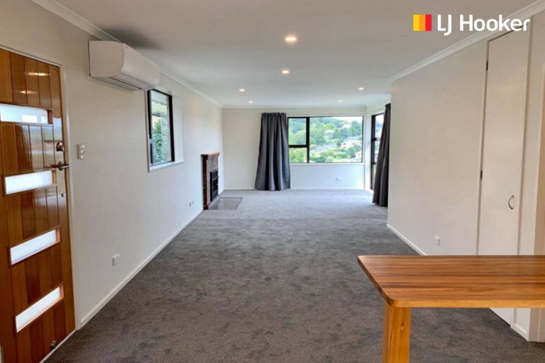 Photo of property in 32 Tomkins Street, Green Island, Dunedin, 9018