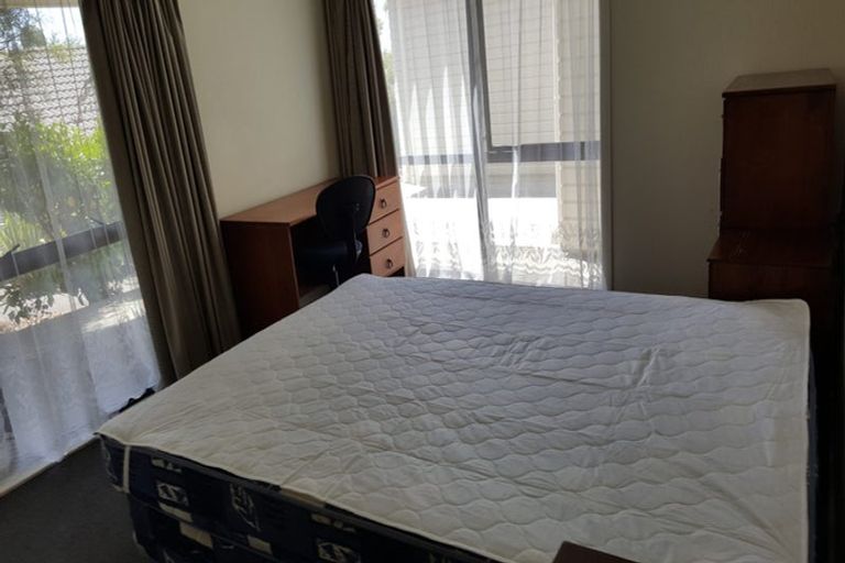 Photo of property in 8c Schnapper Rock Road, Schnapper Rock, Auckland, 0632