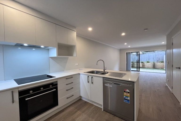 Photo of property in 4/125b Metcalfe Road, Ranui, Auckland, 0612