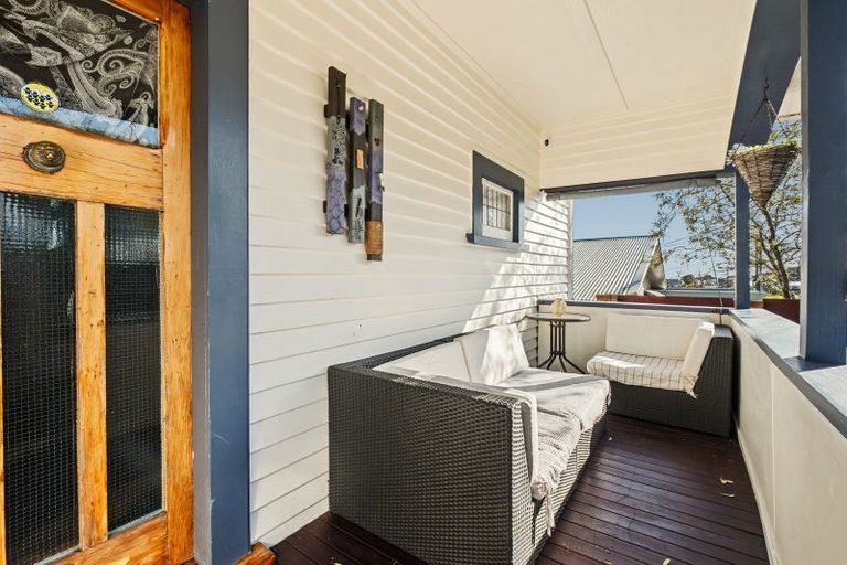 Photo of property in 64 Cutfield Road, New Plymouth, 4310