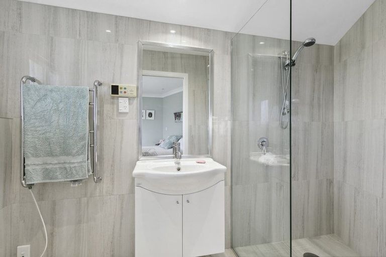 Photo of property in 9 Imran Terrace, Khandallah, Wellington, 6035