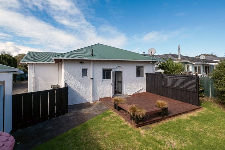 Photo of property in 13 Collins Street, Hawera, 4610