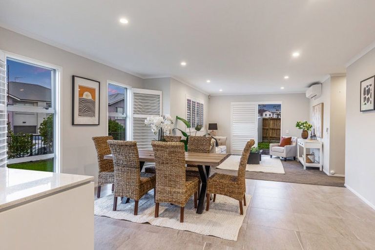 Photo of property in 9 Arthur Rolfe Lane, Swanson, Auckland, 0614