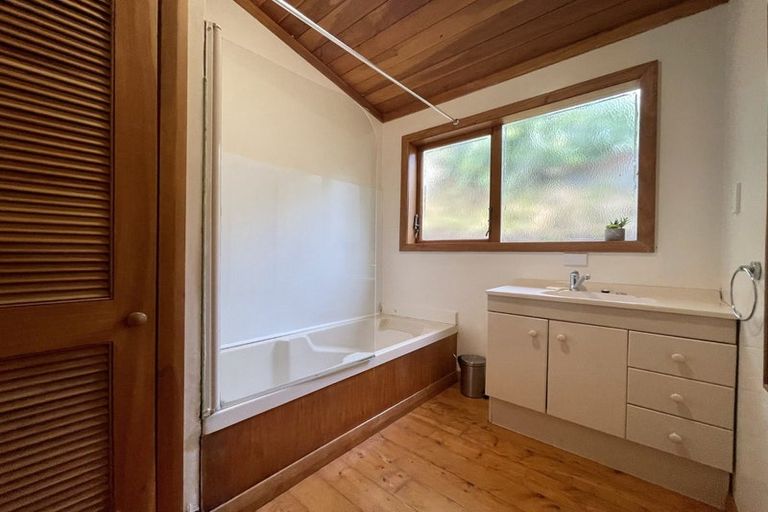 Photo of property in 2b Stanley Street, Berhampore, Wellington, 6023