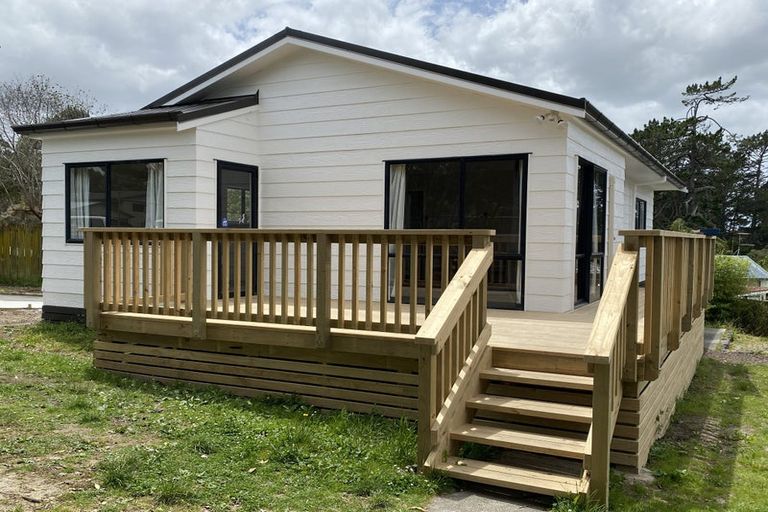 Photo of property in 3 Lowell Place, Massey, Auckland, 0614