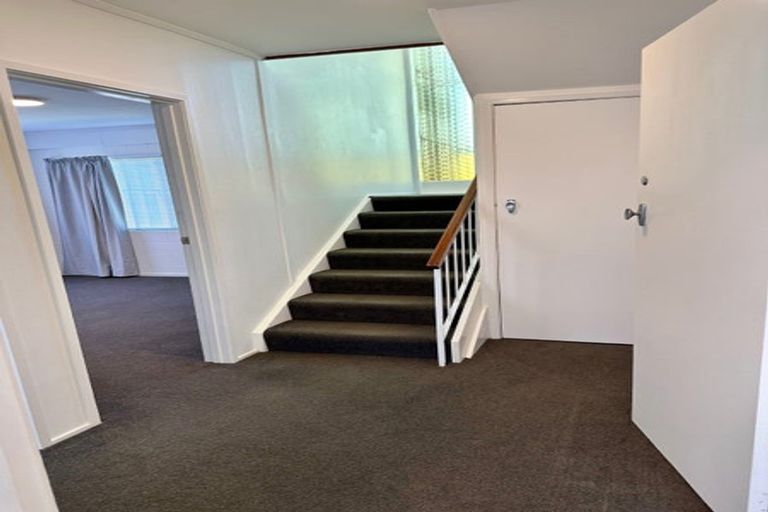 Photo of property in 2/23 Waitemata Road, Hauraki, Auckland, 0622