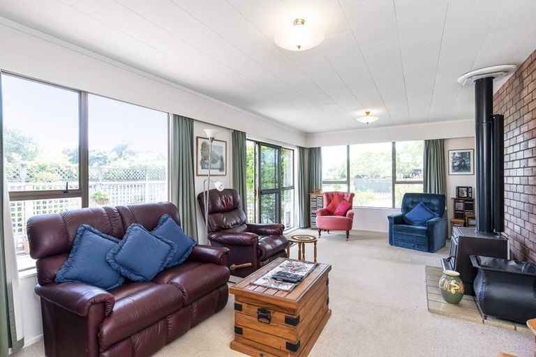 Photo of property in 6 Tawa Street, Waikanae, 5036