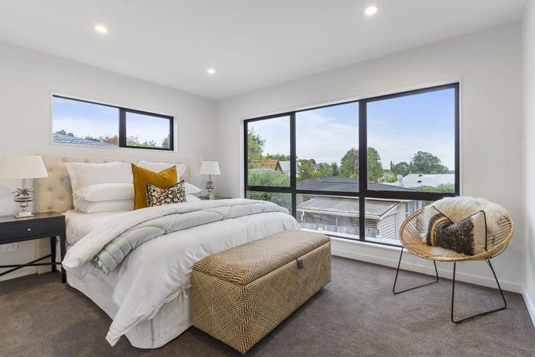 Photo of property in 19a Arosa Place, Forrest Hill, Auckland, 0620