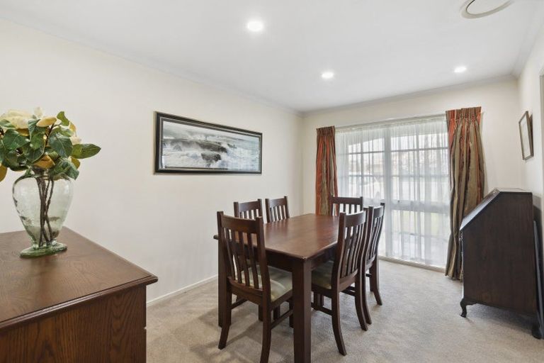 Photo of property in 2 Roselawn Lane, Pahurehure, Papakura, 2113