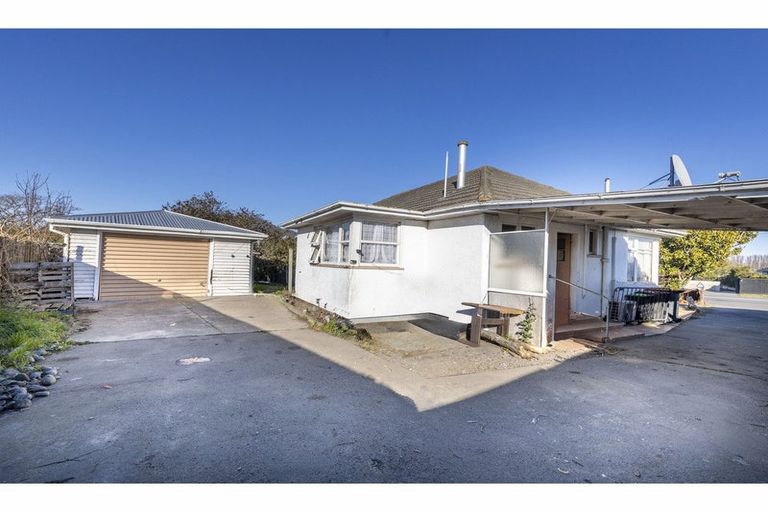 Photo of property in 262 Burwood Road, Burwood, Christchurch, 8083