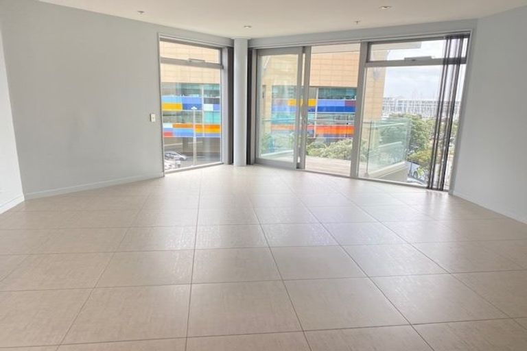 Photo of property in Piermont Apartments, 3a/82 Cable Street, Te Aro, Wellington, 6011