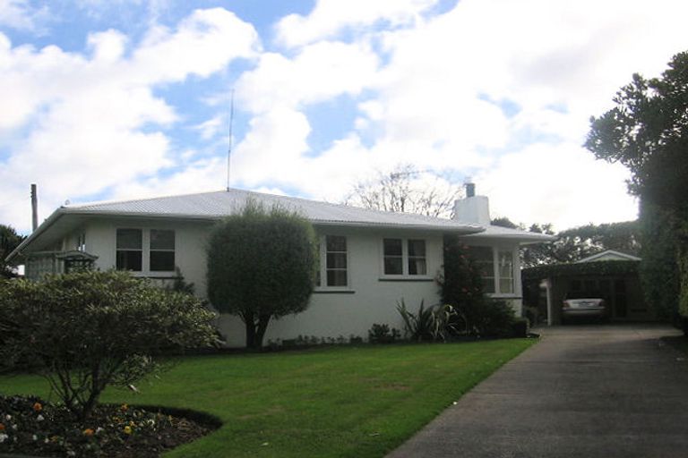 Photo of property in 4 Duna Place, Takaro, Palmerston North, 4412