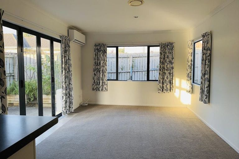 Photo of property in 16 Cathcart Close, Pukekohe, 2120
