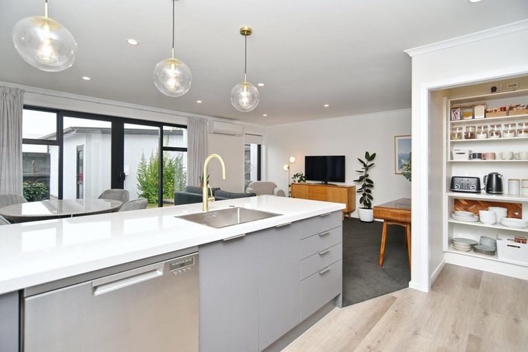 Photo of property in 15 Holmes Hanover Lane, Halswell, Christchurch, 8025