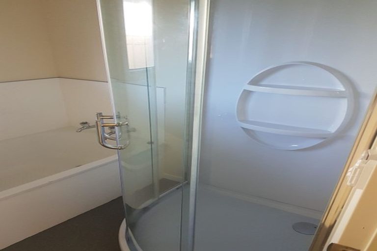 Photo of property in 28 Camellia Terrace, Maungaraki, Lower Hutt, 5010