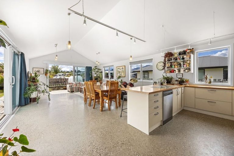 Photo of property in 14 Francis Lane, Lake Hawea, Wanaka, 9382