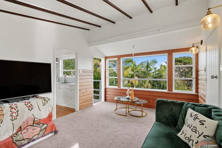 Photo of property in 1/592 East Coast Road, Pinehill, Auckland, 0630